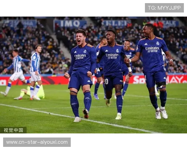 维尼修斯弧顶爆射掀翻对手防线