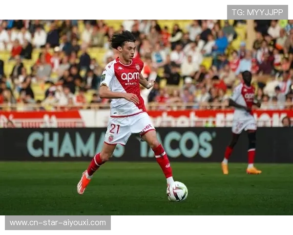 法甲摩纳哥外围传递，制造多次射门点的进攻艺术