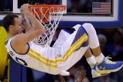 球员家属的看台专座：坐在那里，比上场还紧张，nba球员家属看球要买买票吗